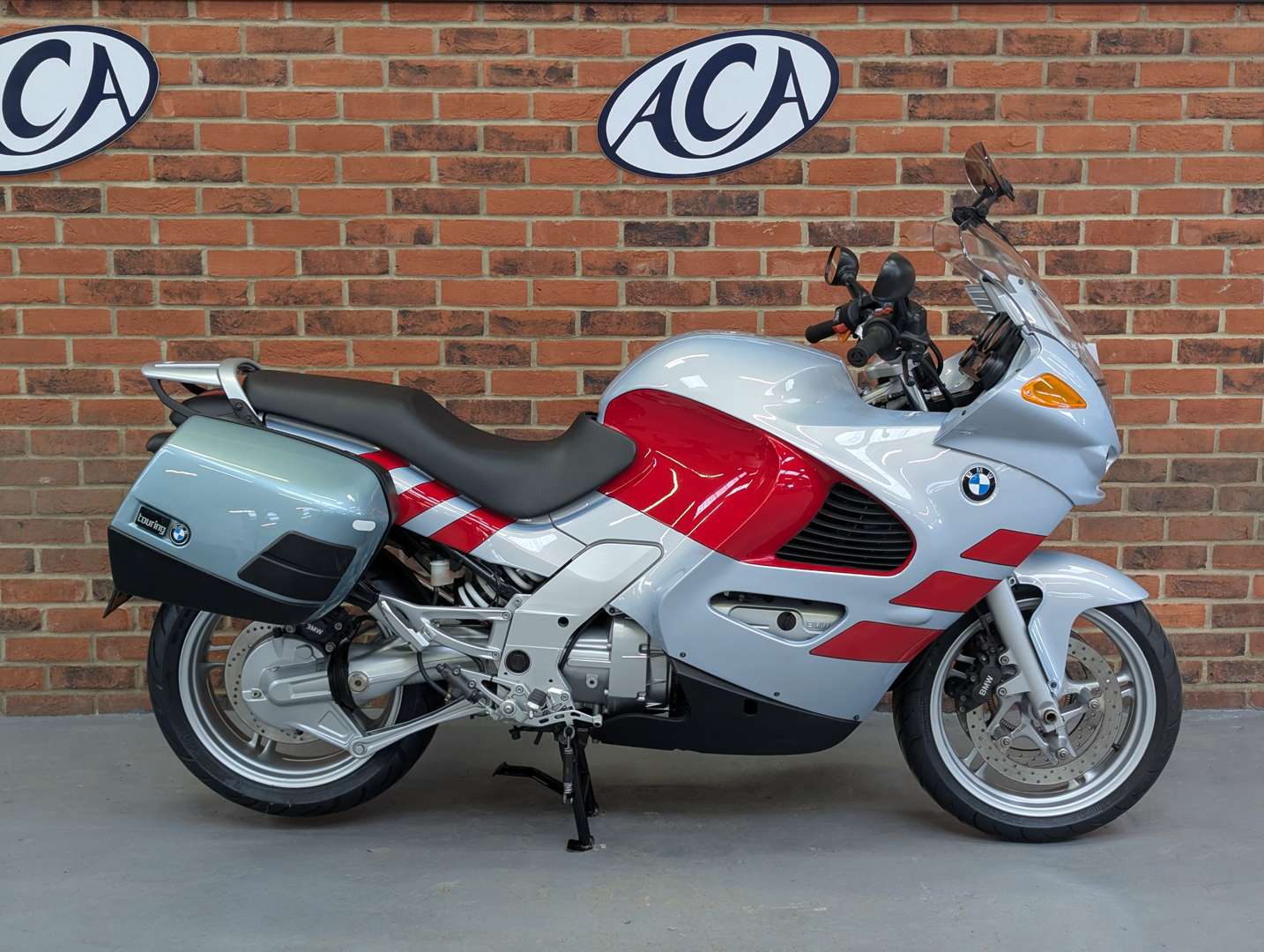 <p>2002 BMW K1200 RS 3,401 MILES</p>