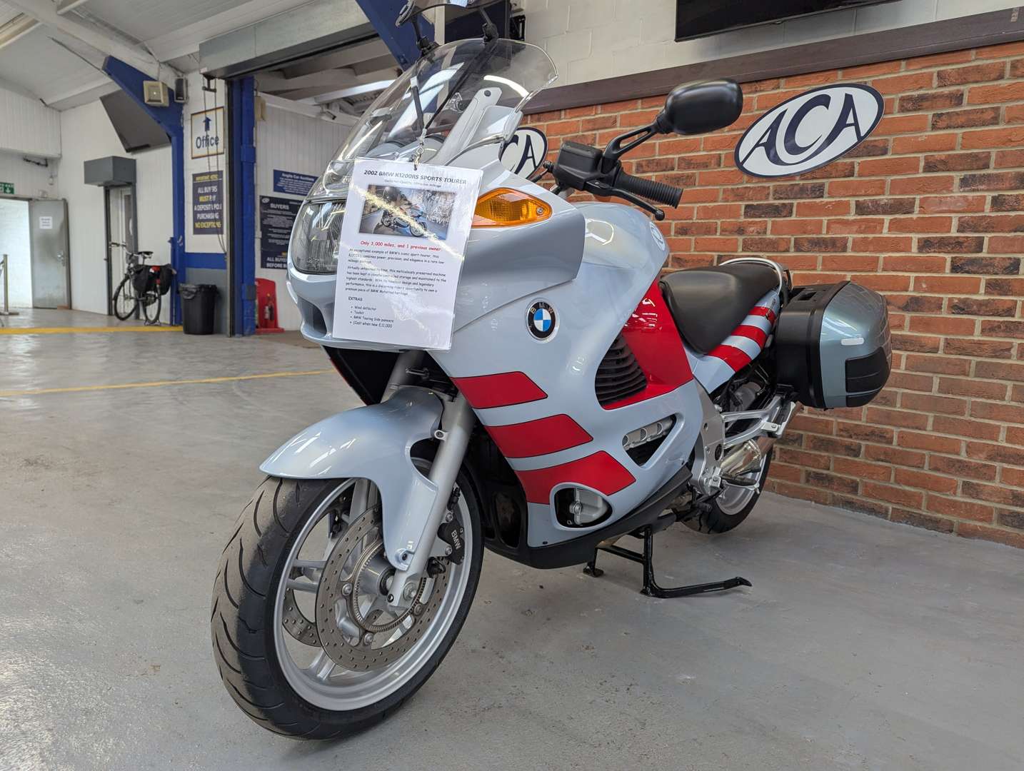 <p>2002 BMW K1200 RS 3,401 MILES</p>