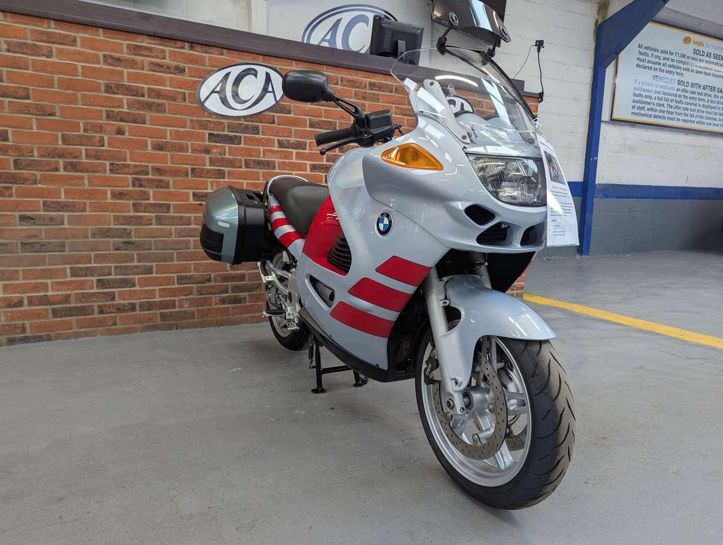 <p>2002 BMW K1200 RS 3,401 MILES</p>