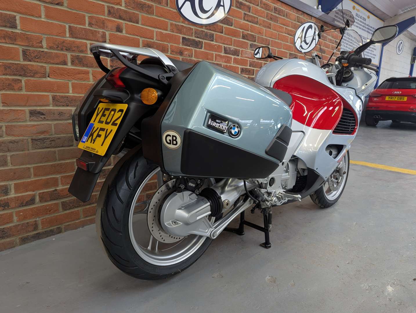 <p>2002 BMW K1200 RS 3,401 MILES</p>