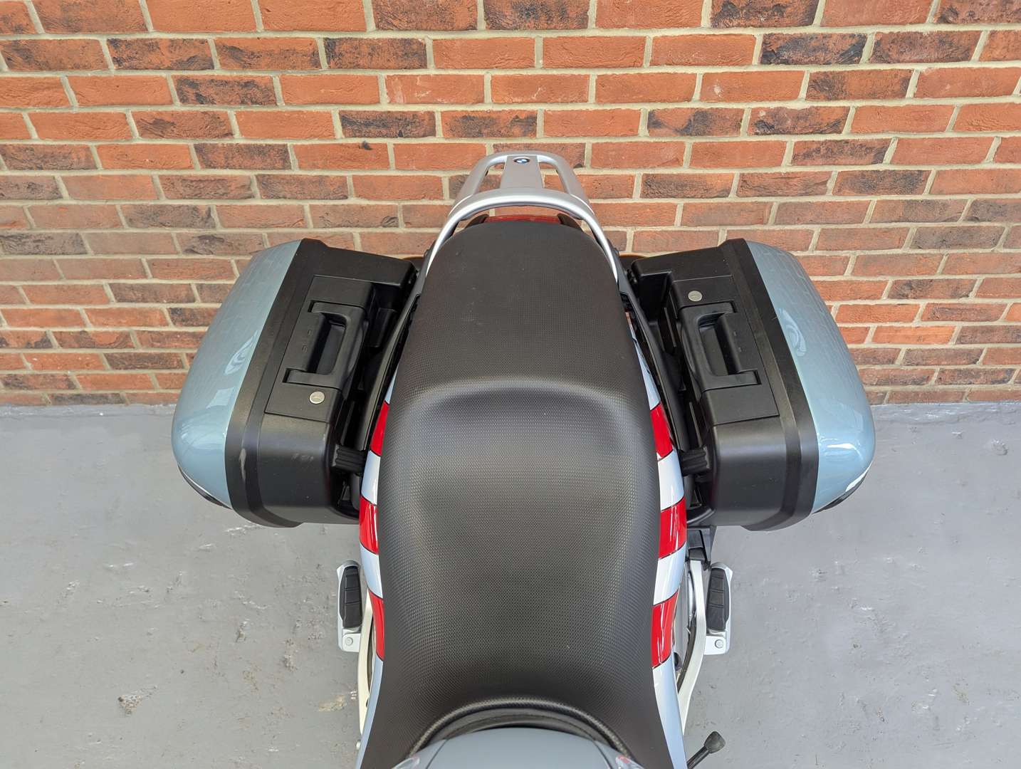 <p>2002 BMW K1200 RS 3,401 MILES</p>