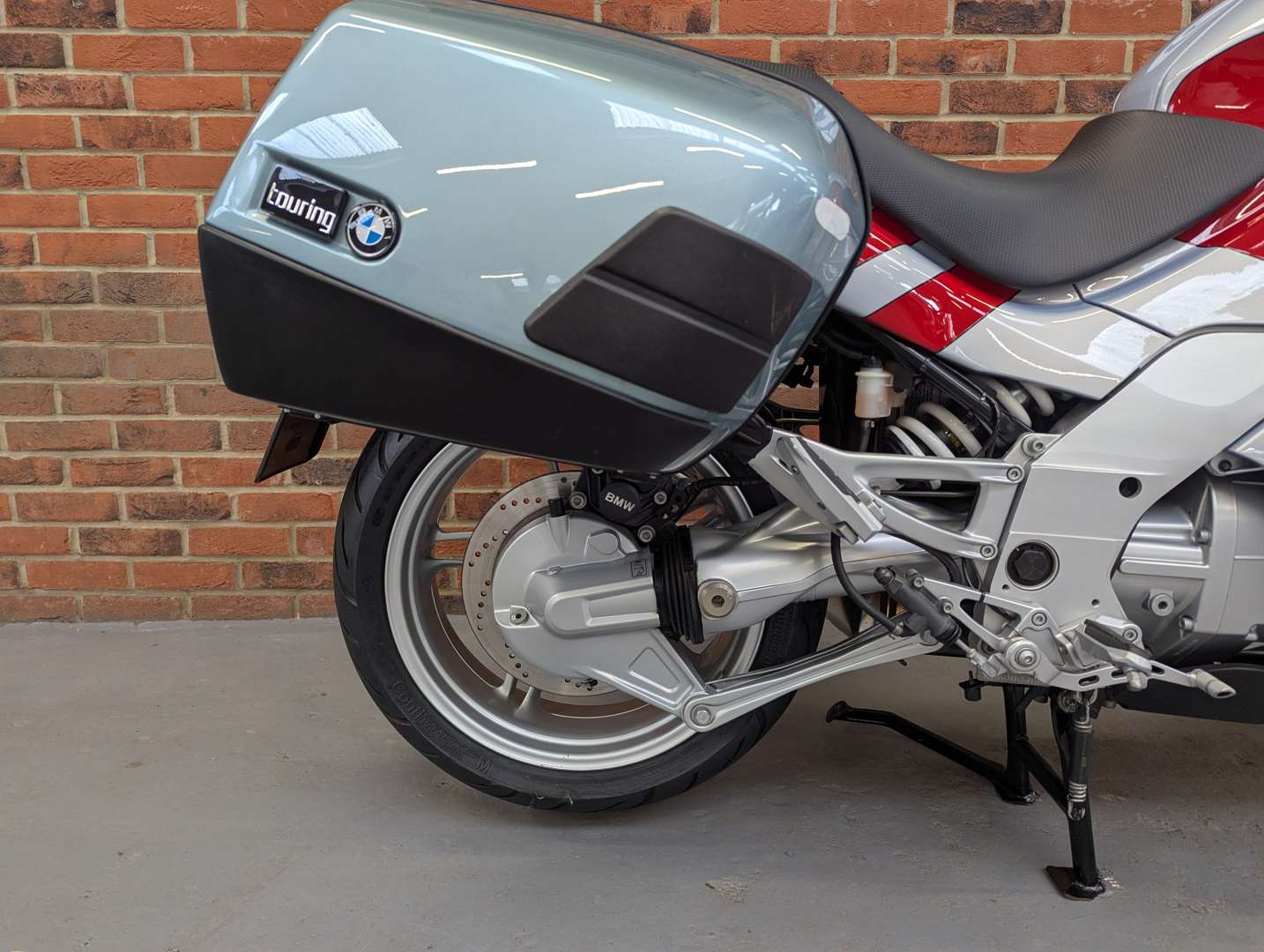 <p>2002 BMW K1200 RS 3,401 MILES</p>