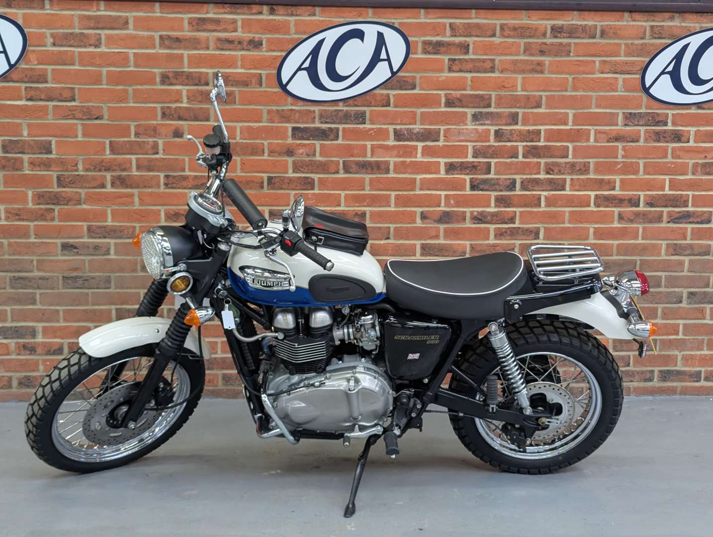 <p>2007 TRIUMPH BONNEVILLE SCRAMBLER 600 MILES</p>