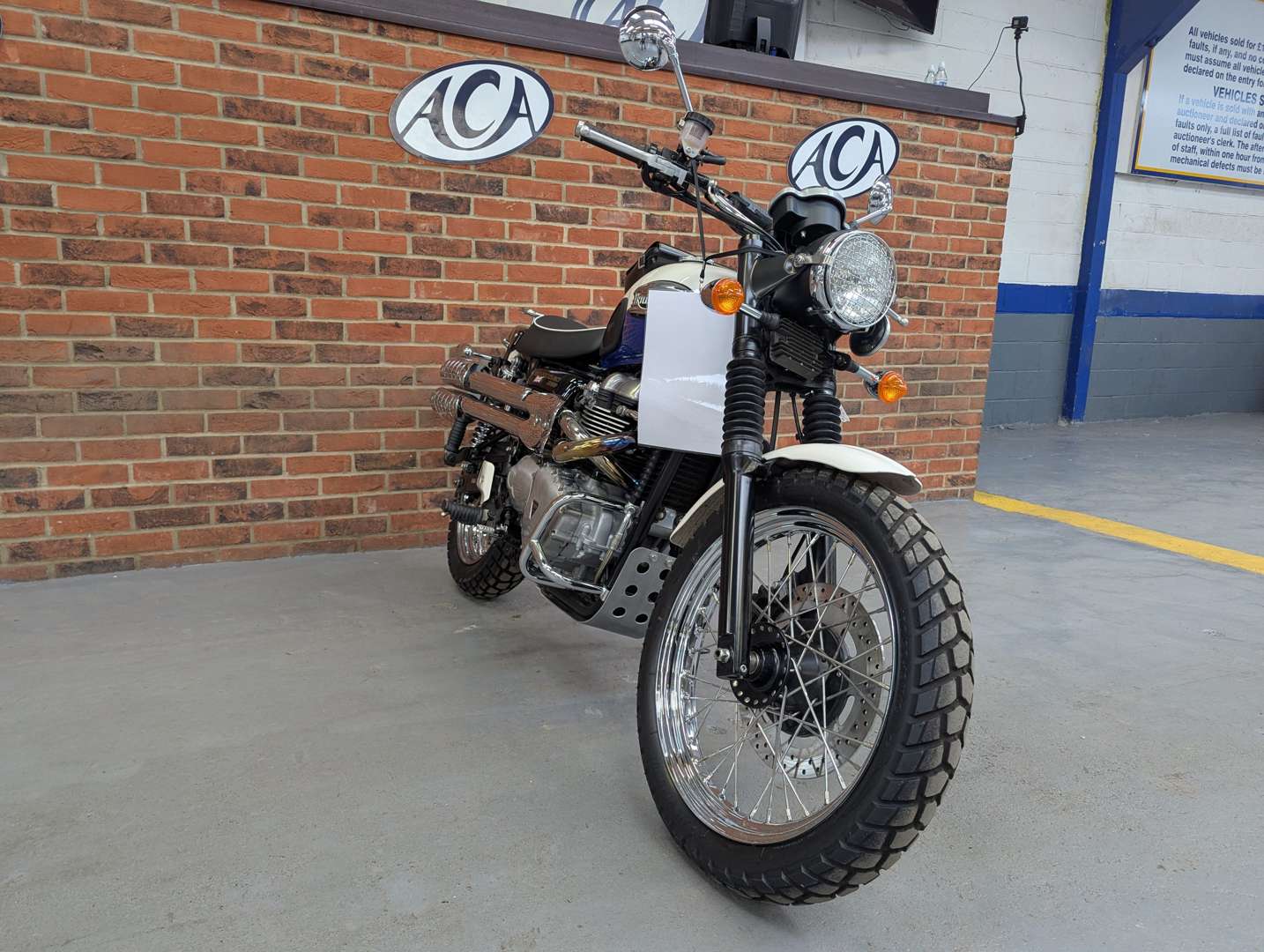 <p>2007 TRIUMPH BONNEVILLE SCRAMBLER 600 MILES</p>