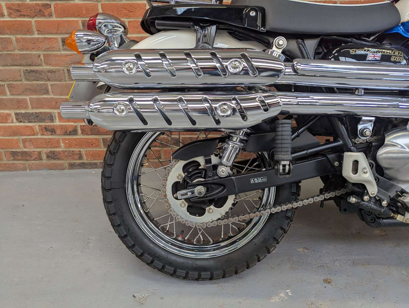 <p>2007 TRIUMPH BONNEVILLE SCRAMBLER 600 MILES</p>
