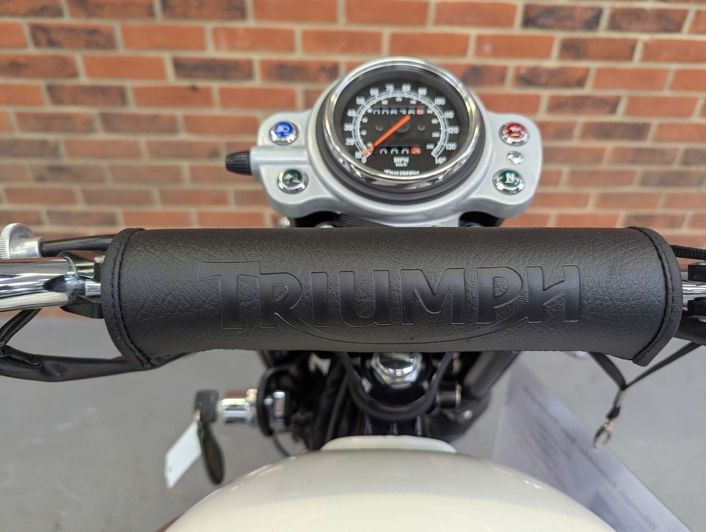 <p>2007 TRIUMPH BONNEVILLE SCRAMBLER 600 MILES</p>