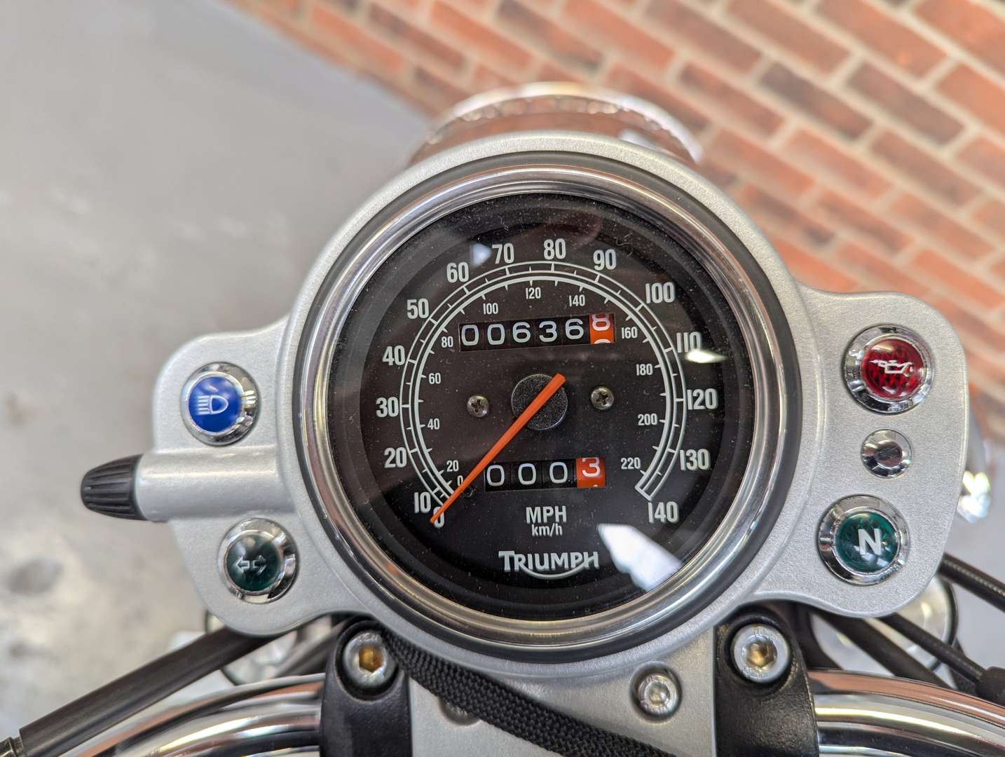 <p>2007 TRIUMPH BONNEVILLE SCRAMBLER 600 MILES</p>
