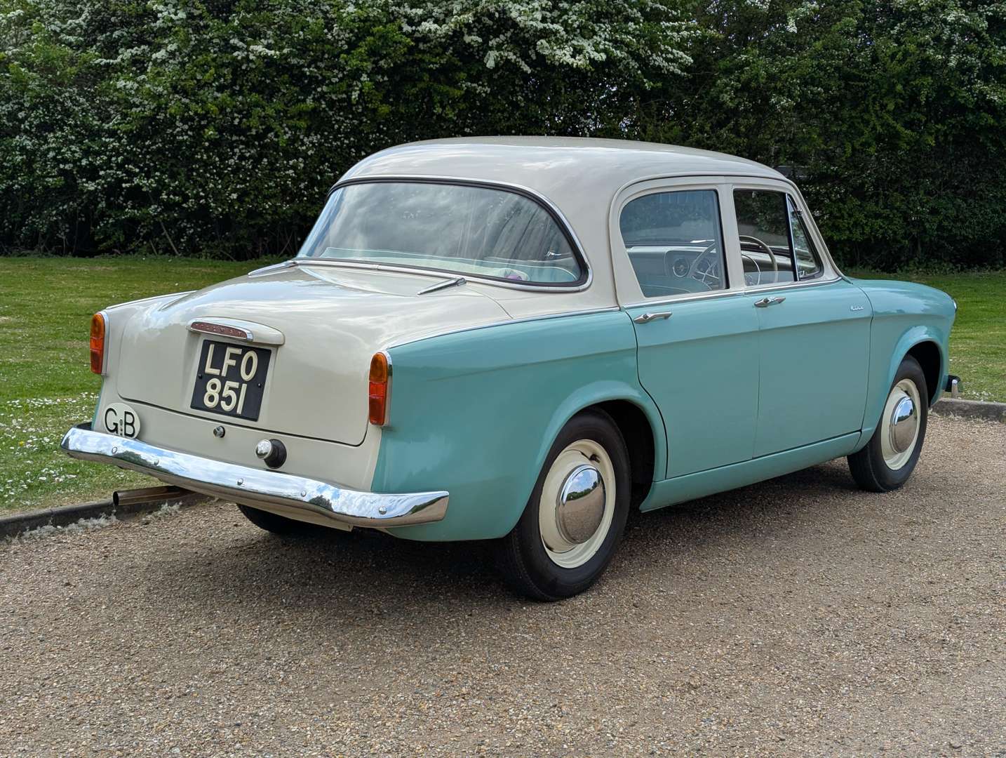 <p>1958 HILLMAN MINX DE-LUXE</p>