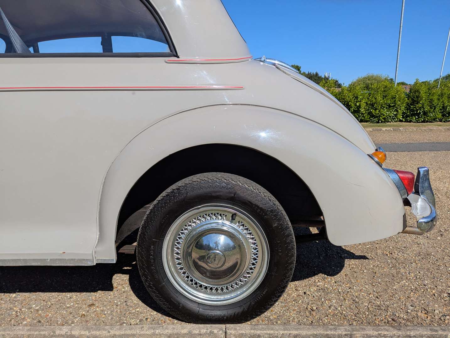 <p>1954 MORRIS MINOR</p>