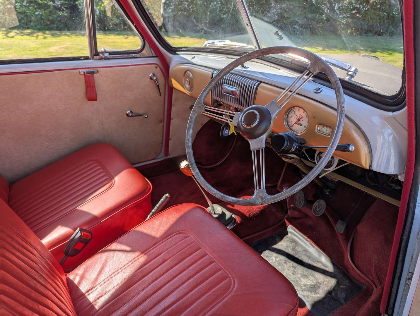 <p>1954 MORRIS MINOR</p>