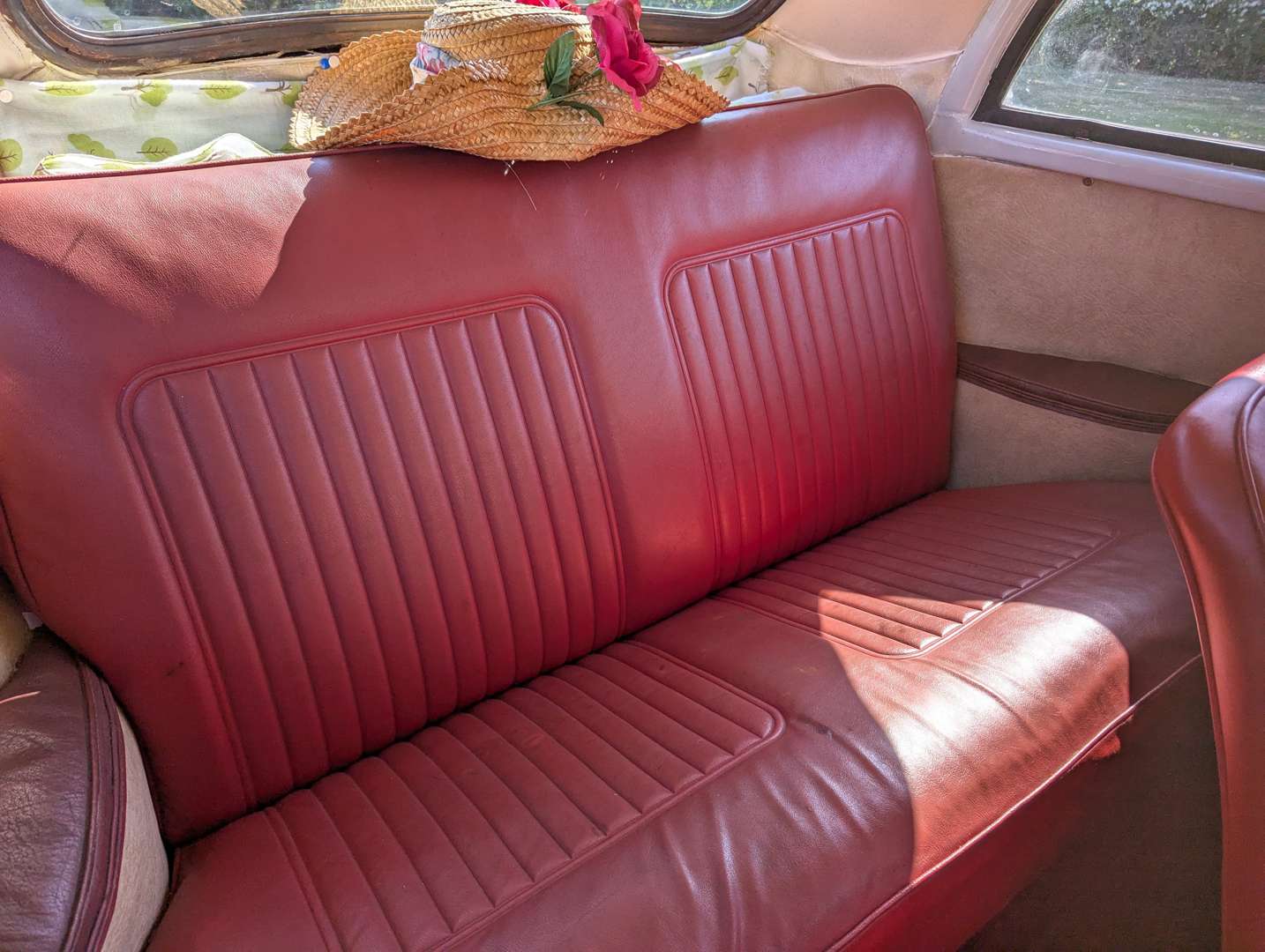 <p>1954 MORRIS MINOR</p>