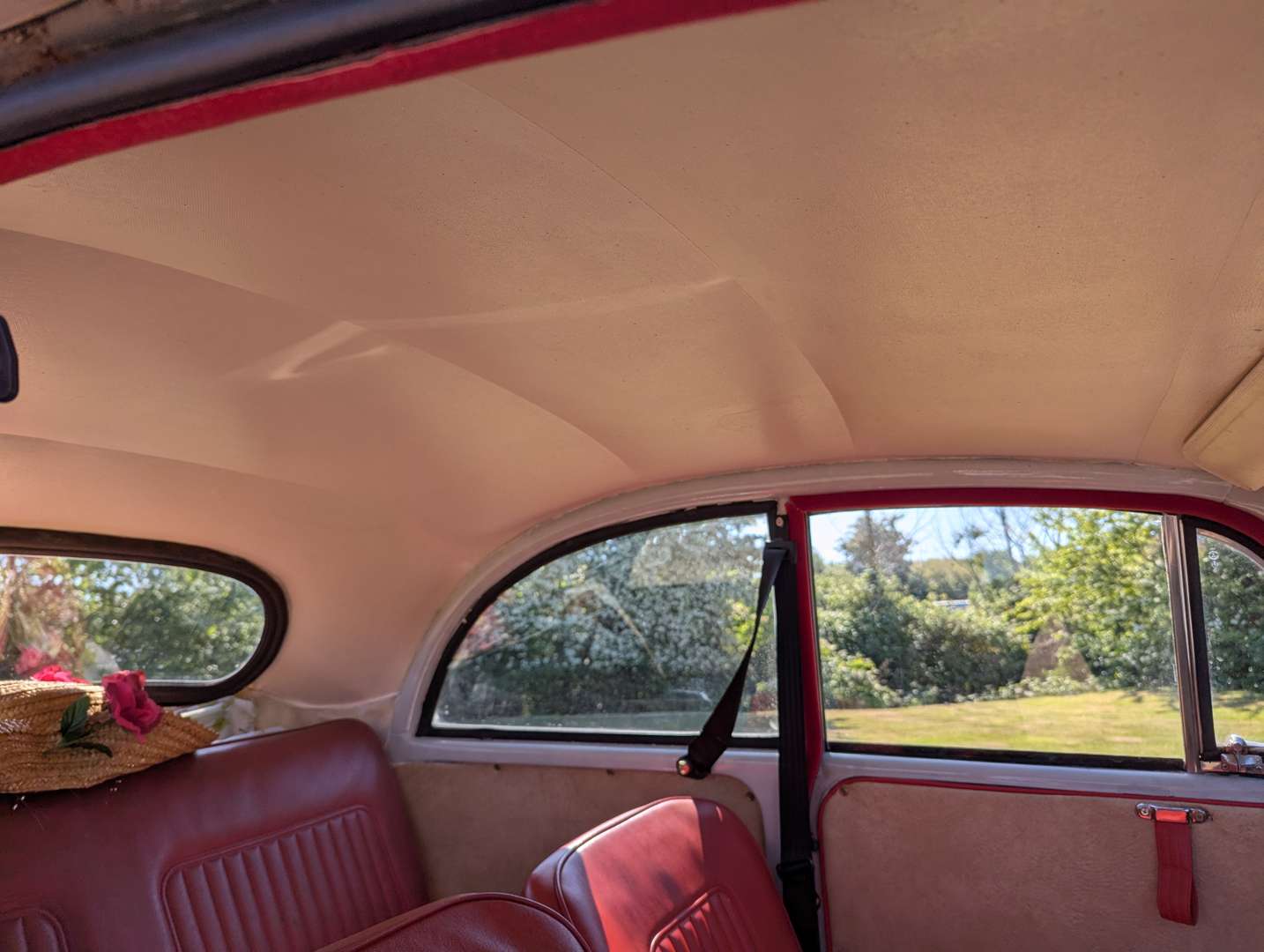 <p>1954 MORRIS MINOR</p>