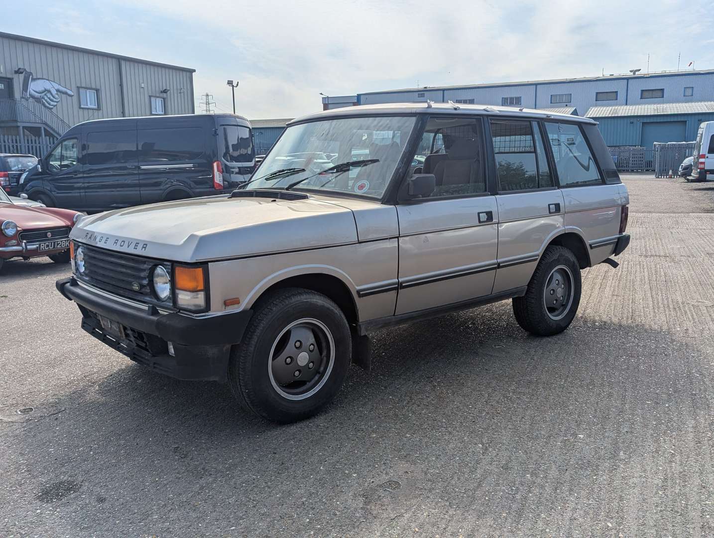 <p>1992 RANGE ROVER VOGUE EFI AUTO</p>