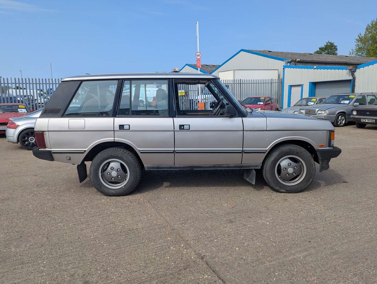 <p>1992 RANGE ROVER VOGUE EFI AUTO</p>