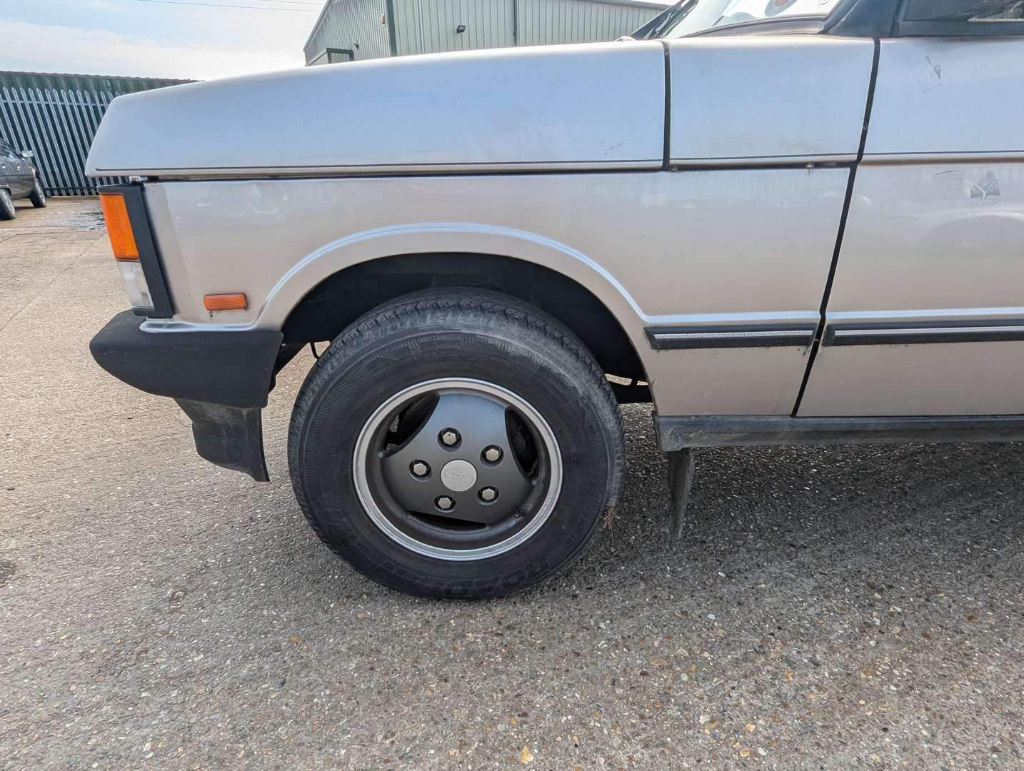 <p>1992 RANGE ROVER VOGUE EFI AUTO</p>
