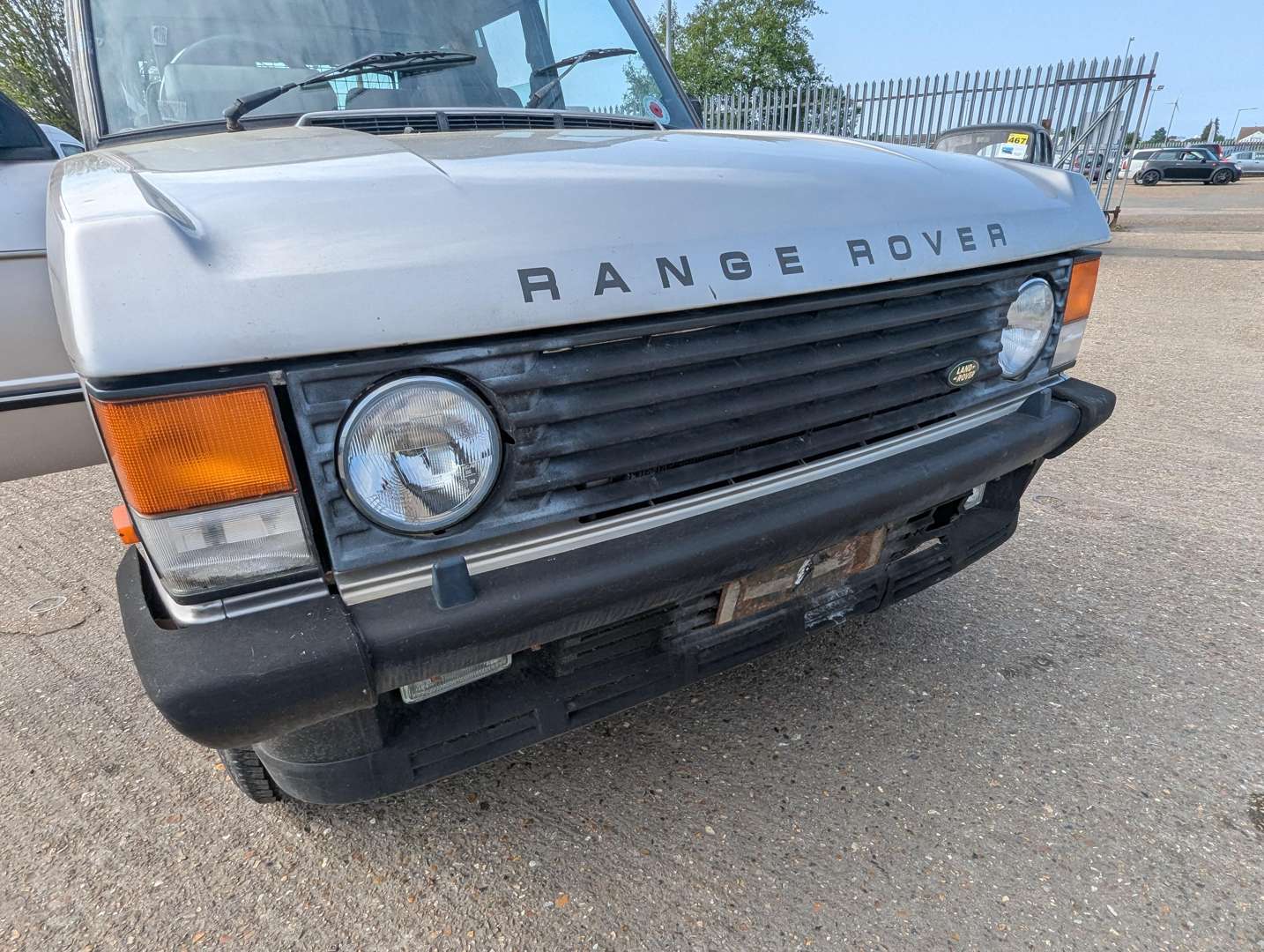 <p>1992 RANGE ROVER VOGUE EFI AUTO</p>