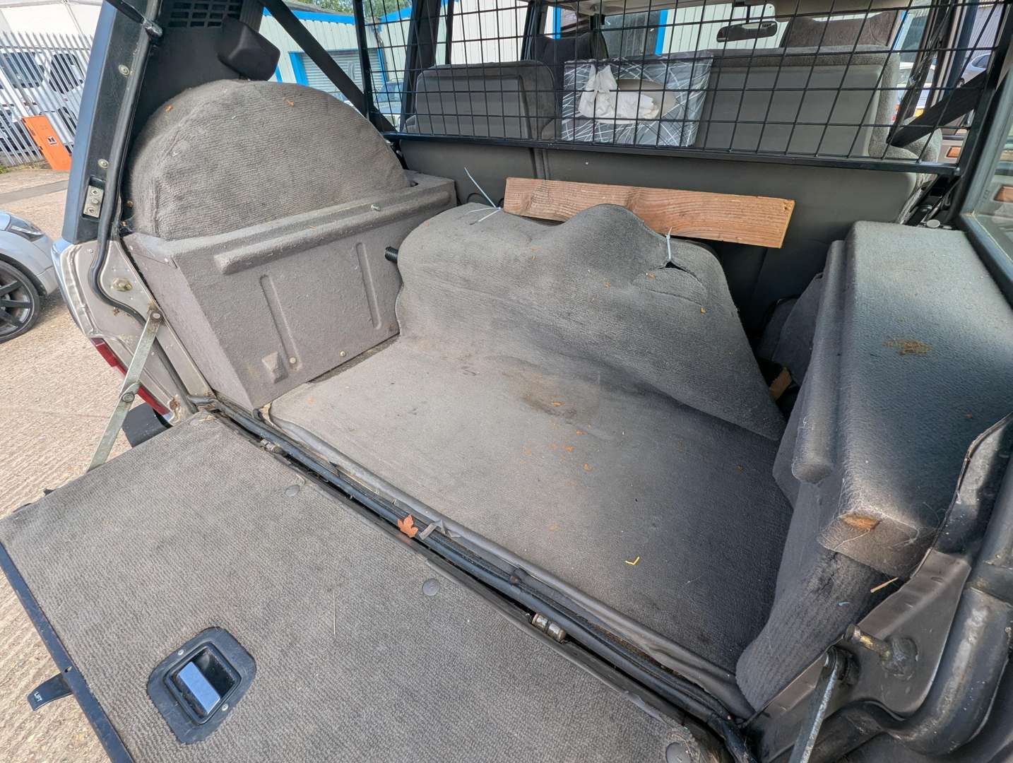 <p>1992 RANGE ROVER VOGUE EFI AUTO</p>