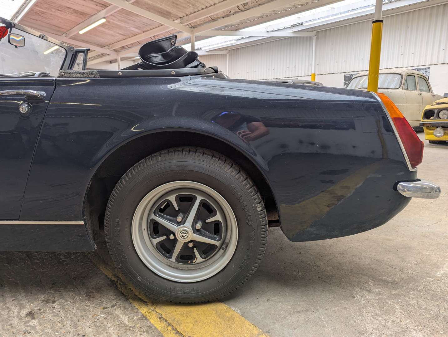 <p>1972 MG MIDGET</p>