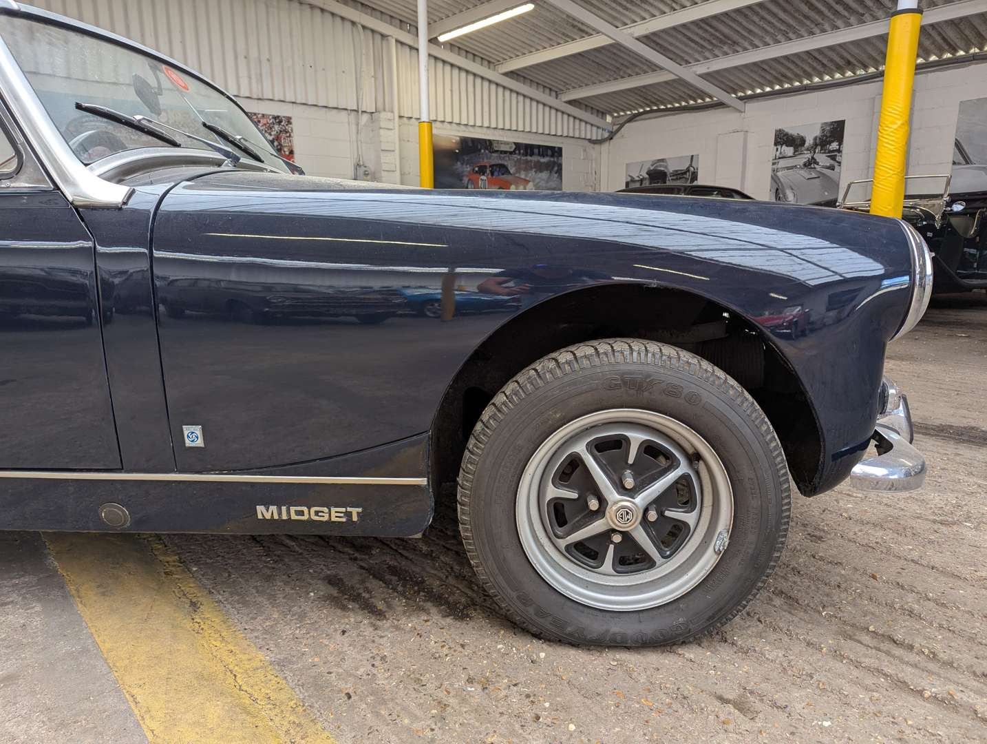 <p>1972 MG MIDGET</p>