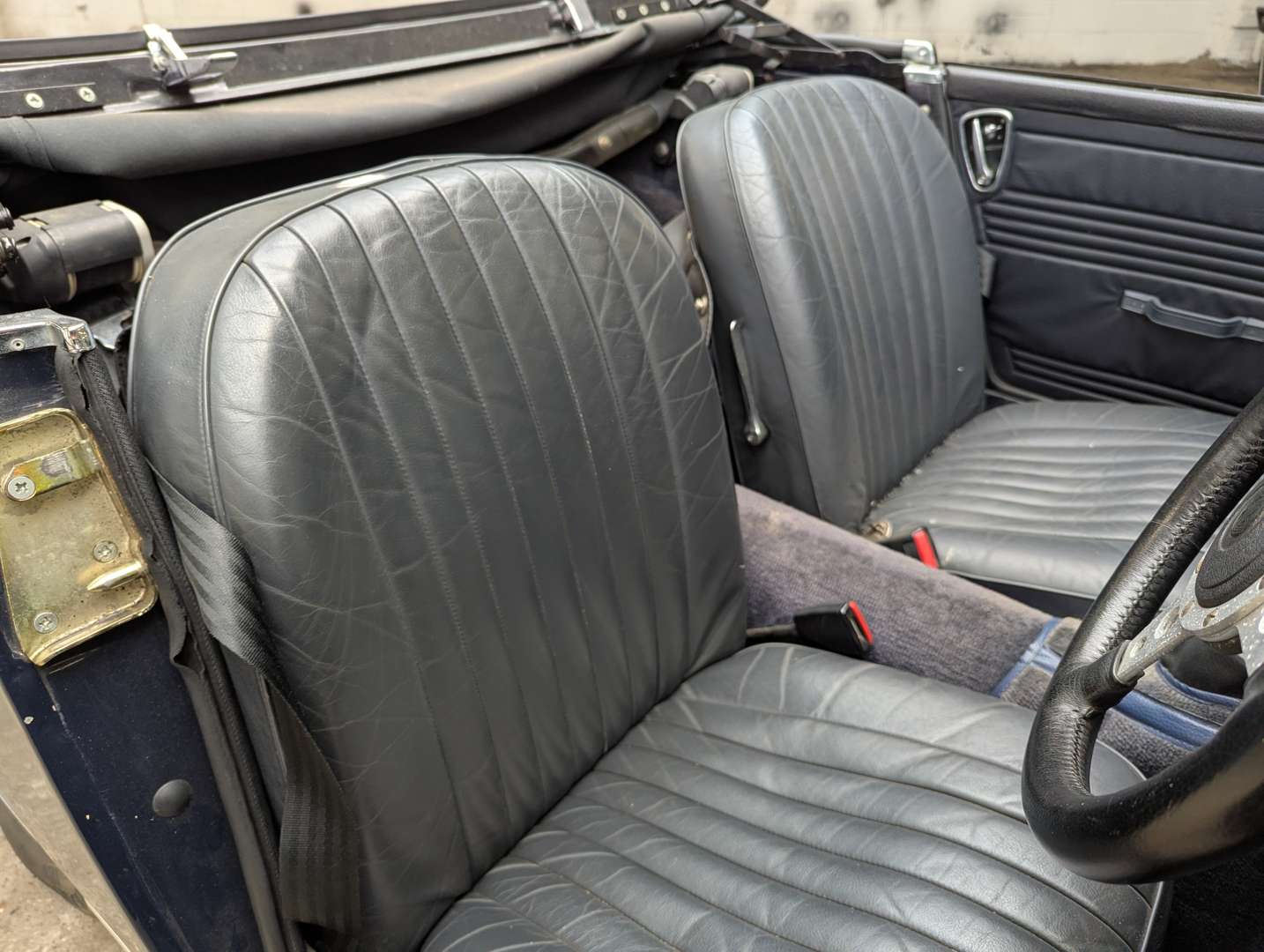 <p>1972 MG MIDGET</p>