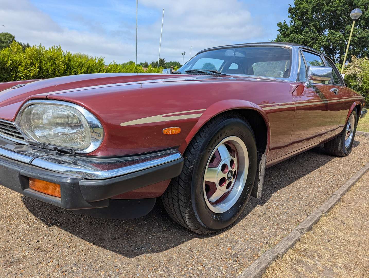 <p>1984 JAGUAR XJ-SC MANUAL</p>