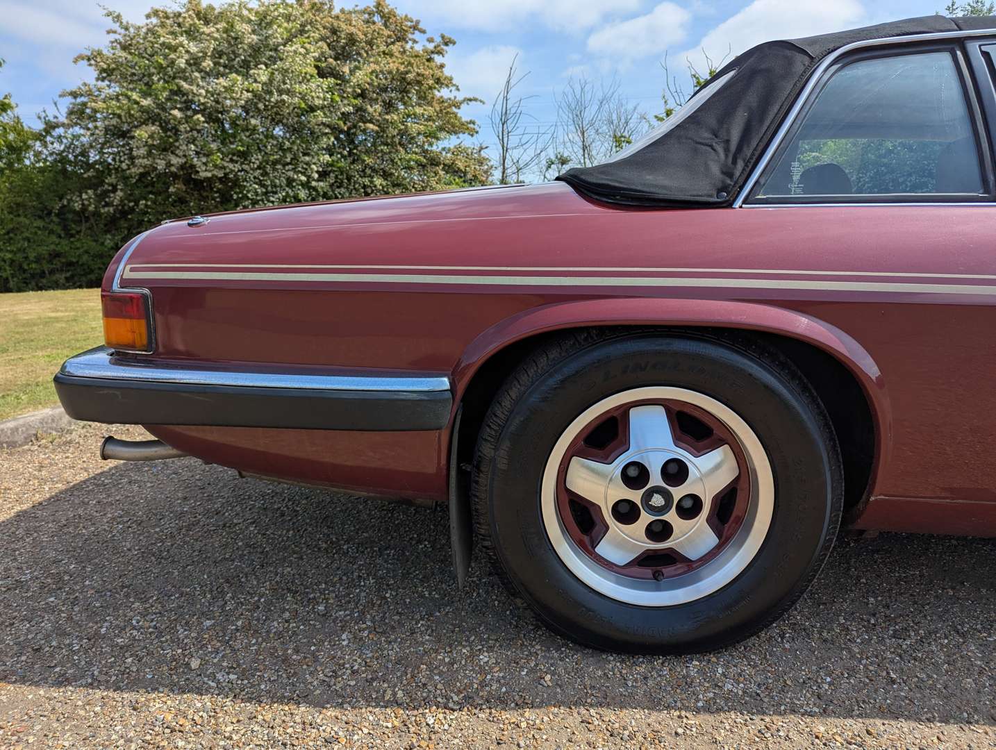 <p>1984 JAGUAR XJ-SC MANUAL</p>