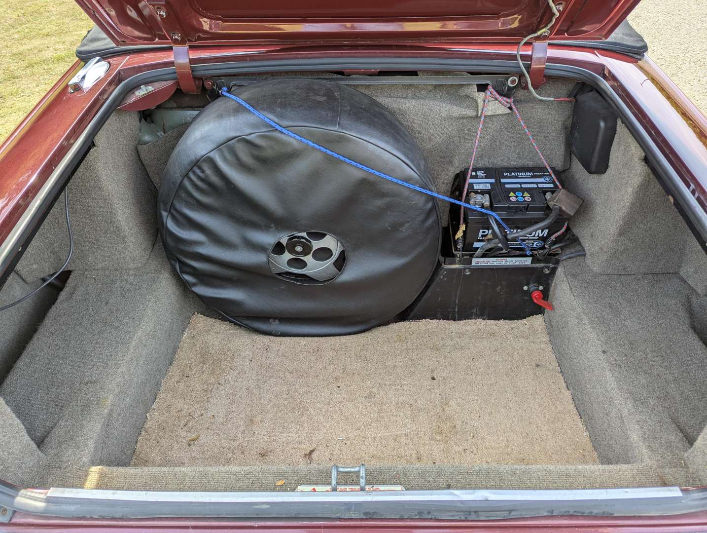 <p>1984 JAGUAR XJ-SC MANUAL</p>