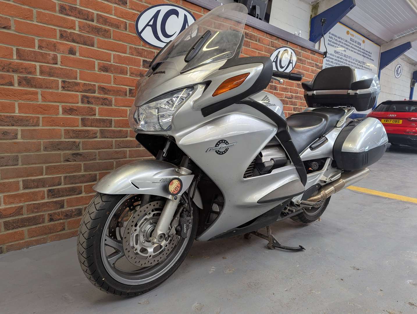 <p>2004 HONDA ST1300</p>