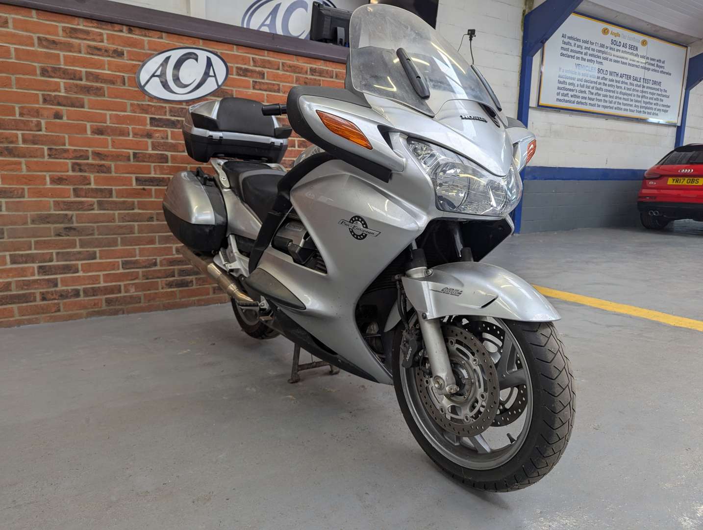 <p>2004 HONDA ST1300</p>