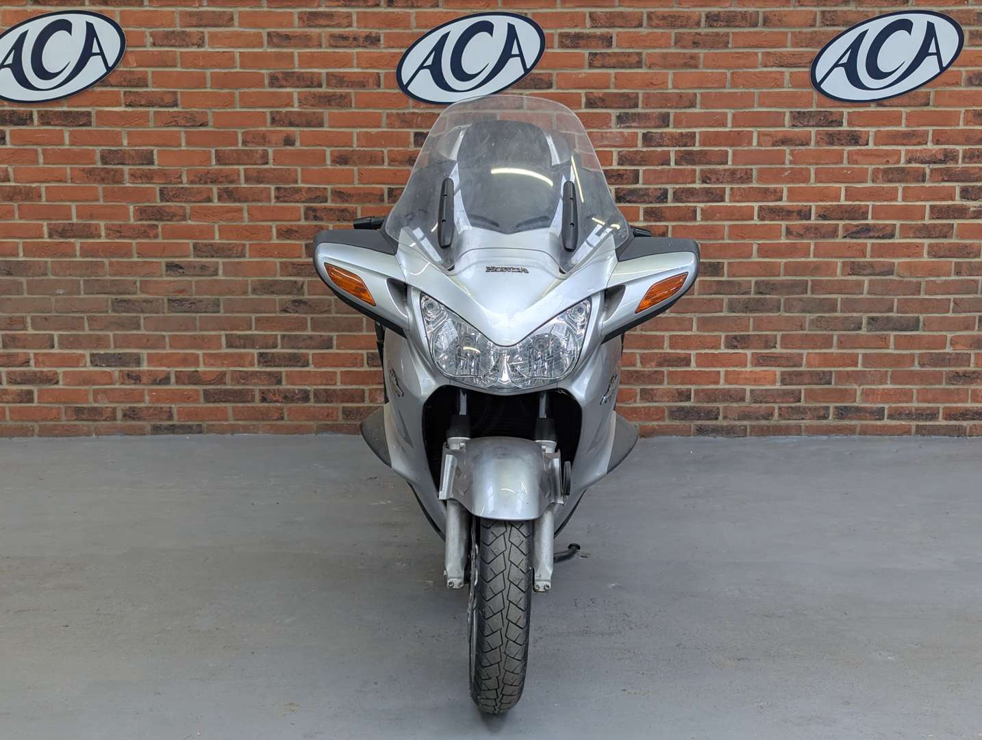 <p>2004 HONDA ST1300</p>