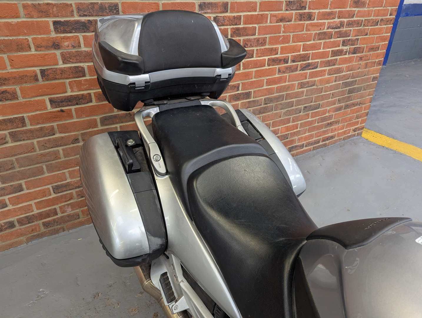 <p>2004 HONDA ST1300</p>