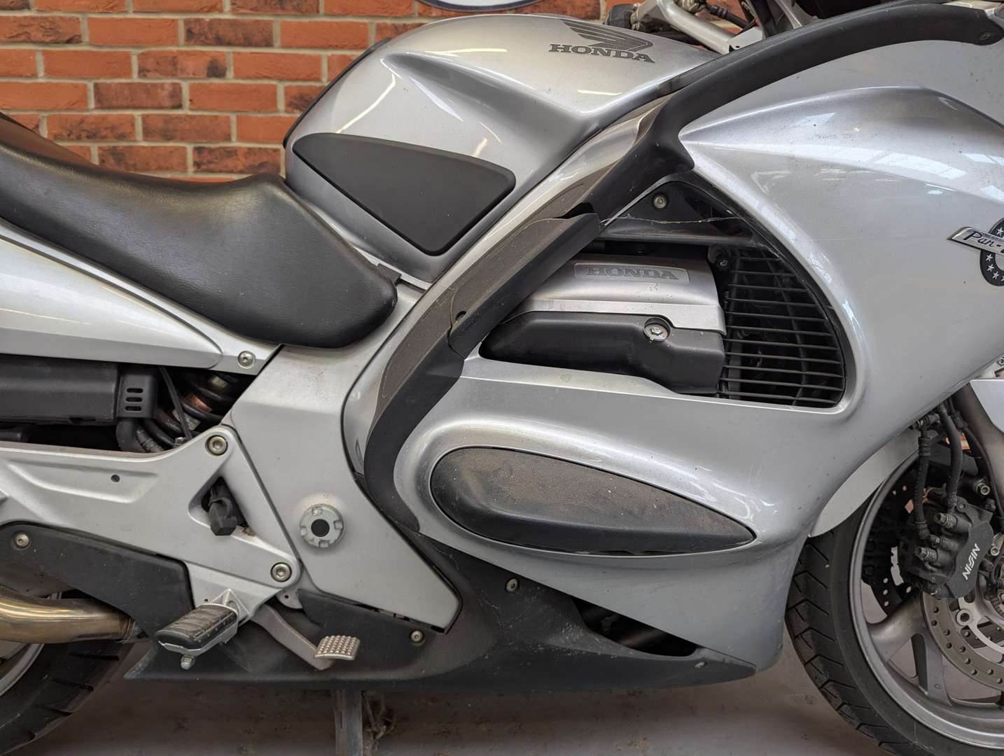 <p>2004 HONDA ST1300</p>