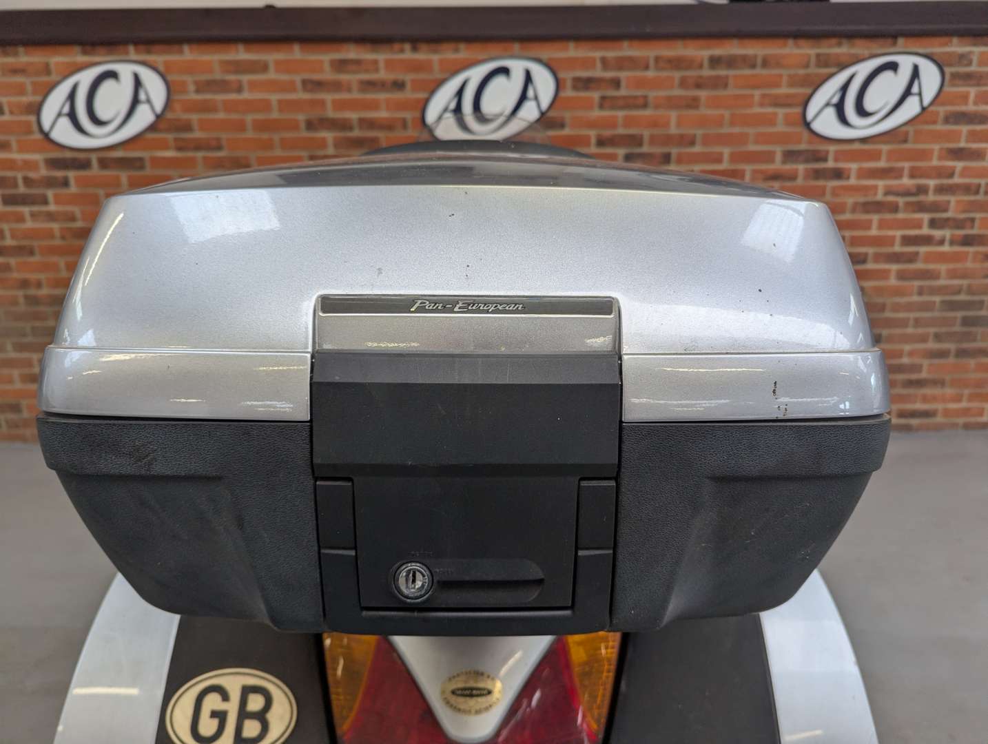 <p>2004 HONDA ST1300</p>