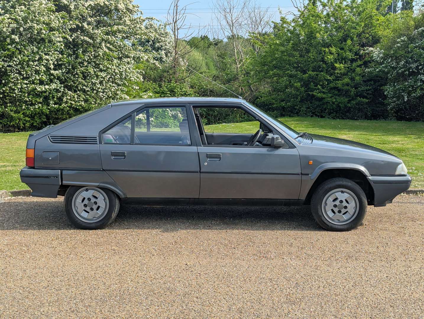 <p>1989 CITROEN BX 16RS</p>