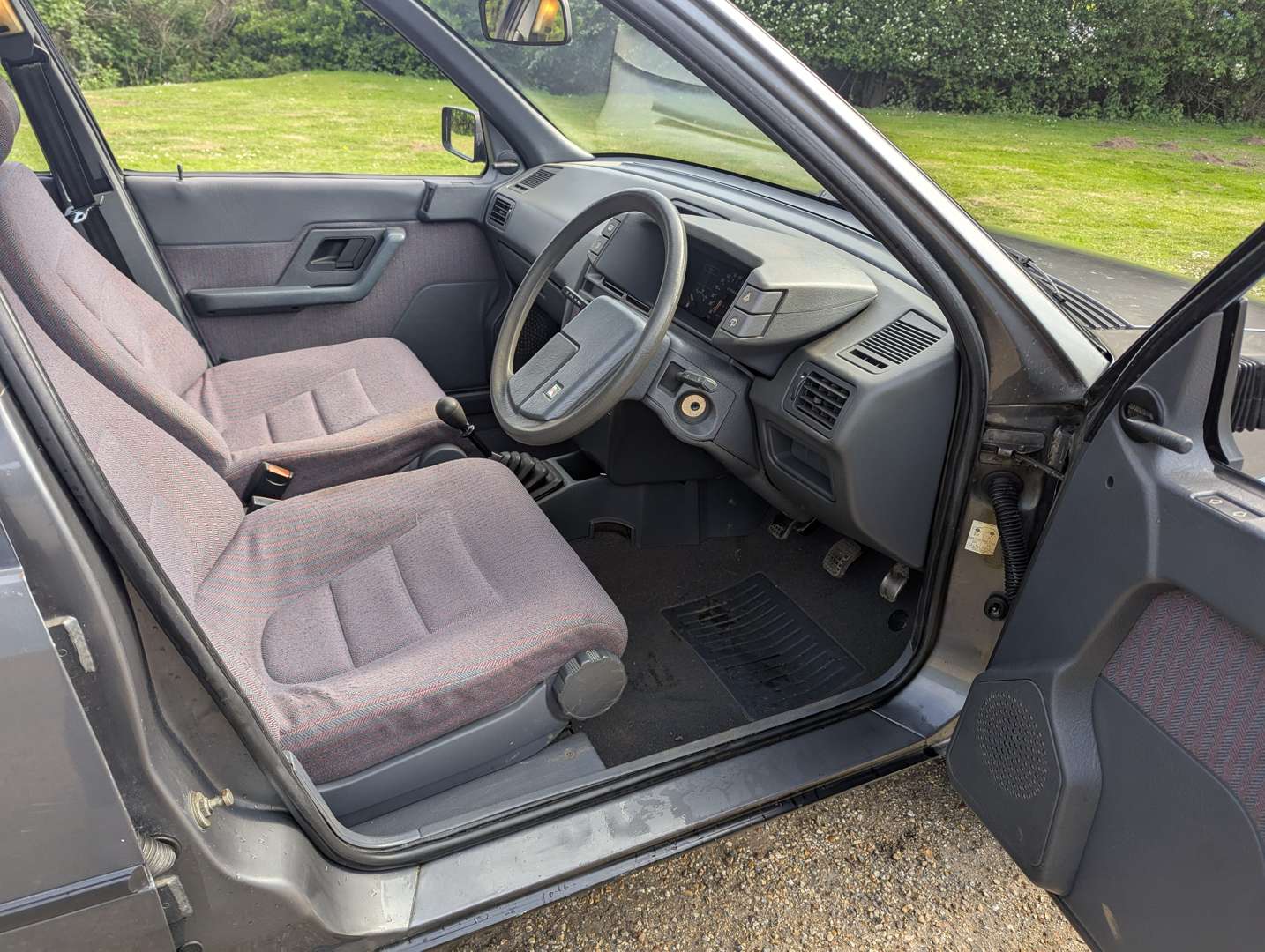 <p>1989 CITROEN BX 16RS</p>