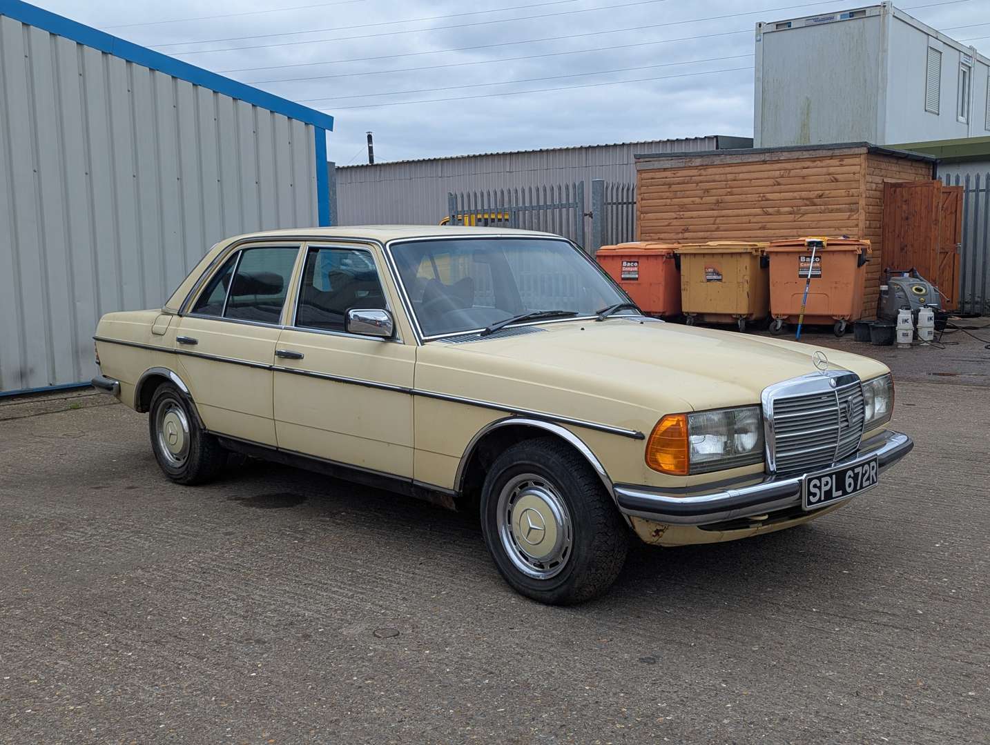 <p>1976 MERCEDES W123 280 E AUTO</p>