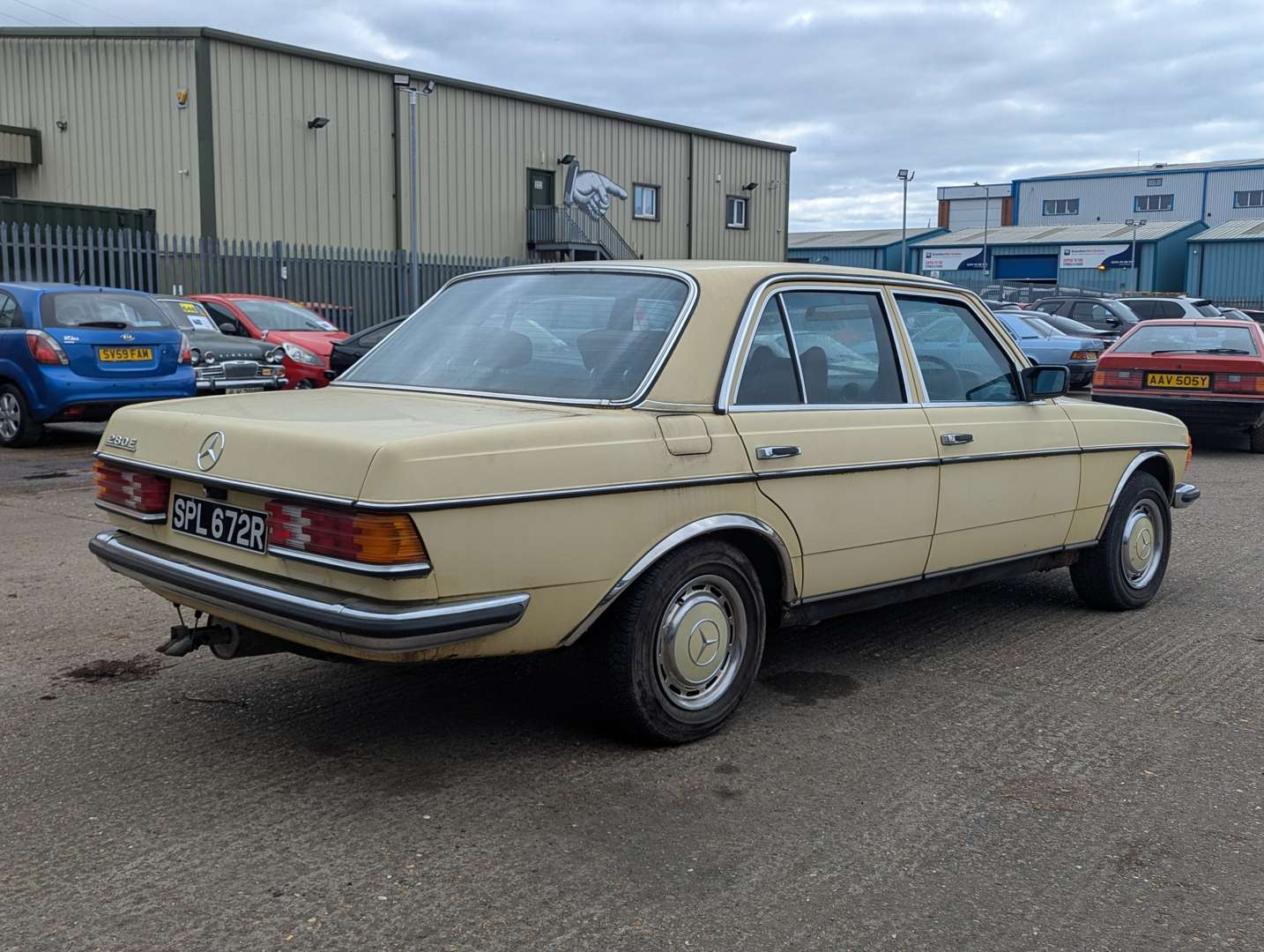 <p>1976 MERCEDES W123 280 E AUTO</p>
