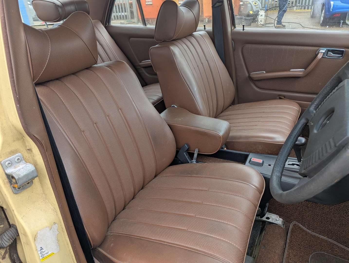 <p>1976 MERCEDES W123 280 E AUTO</p>