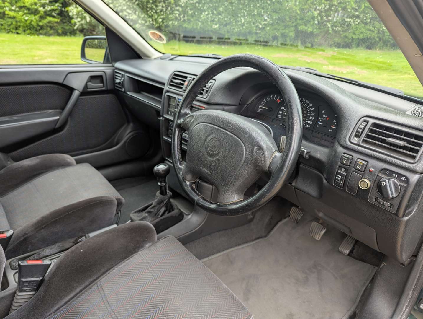 <p>1995 VAUXHALL CAVALIER SRI 16V</p>