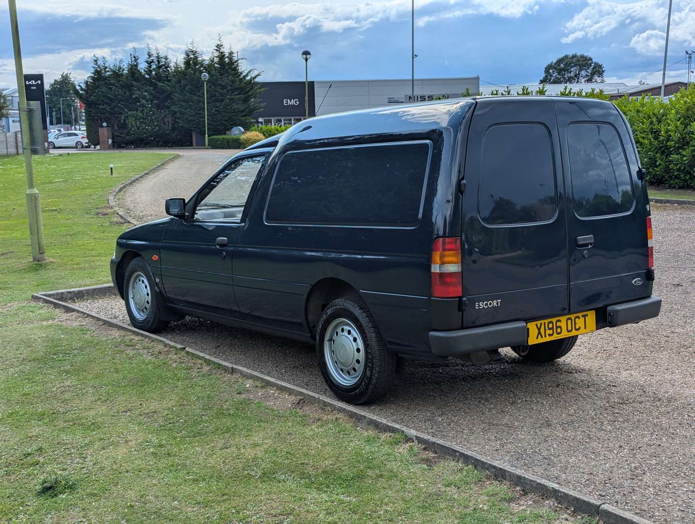 <p>2001 FORD ESCORT 55TD VAN</p>