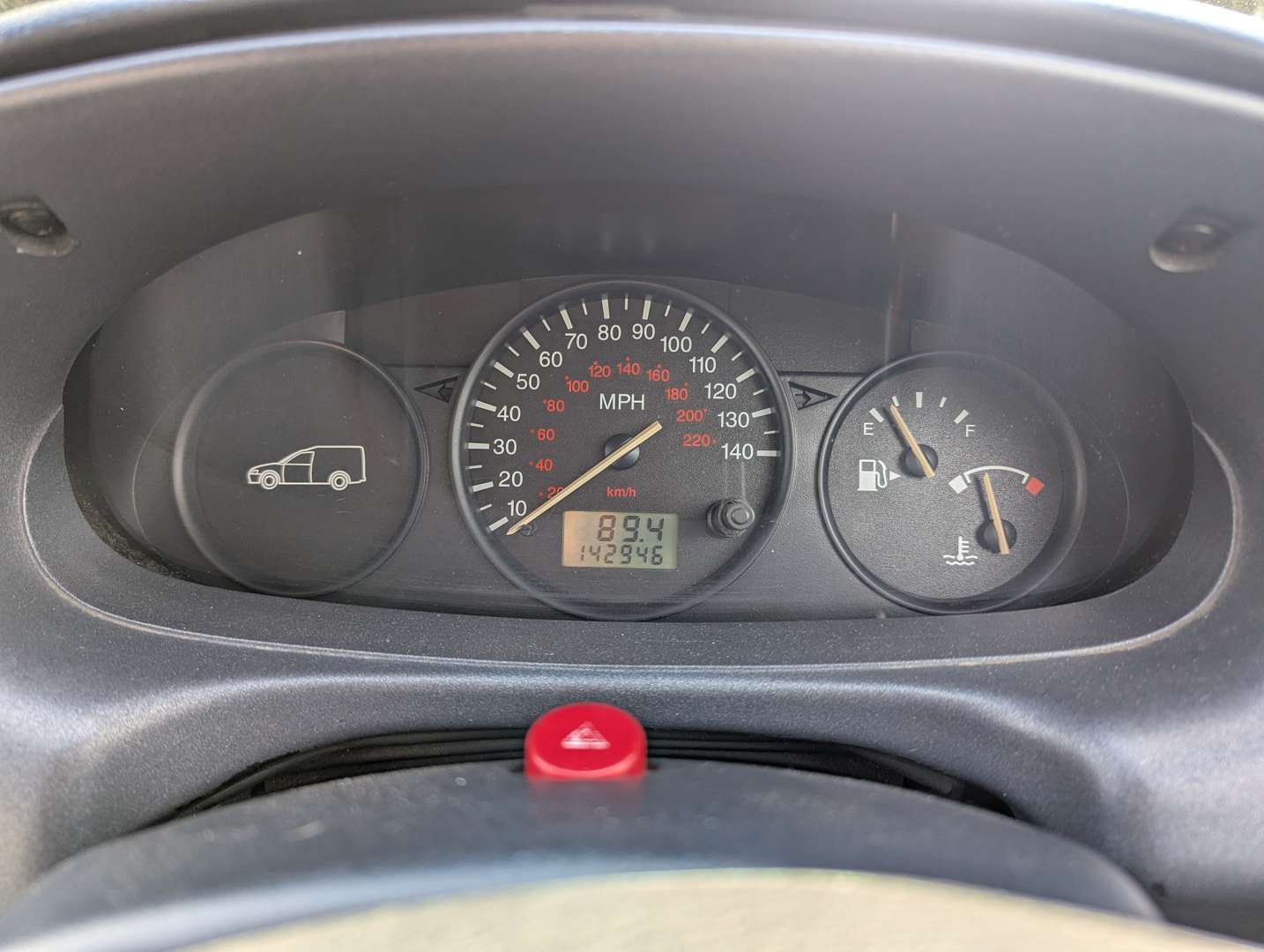 <p>2001 FORD ESCORT 55TD VAN</p>
