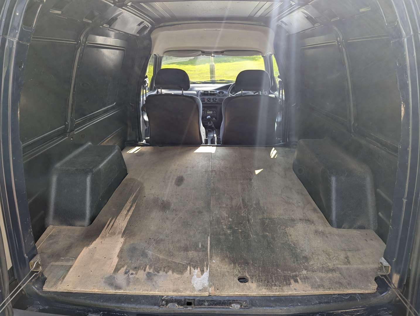 <p>2001 FORD ESCORT 55TD VAN</p>