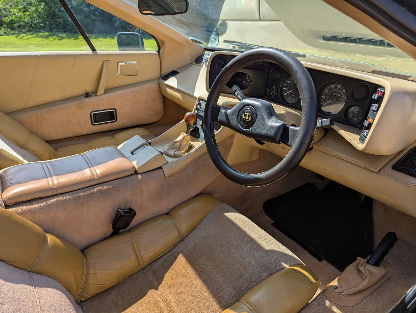 <p>1986 LOTUS ESPRIT S3</p>