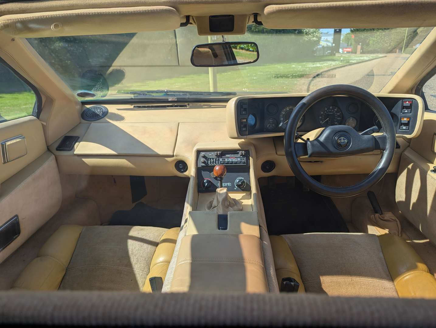 <p>1986 LOTUS ESPRIT S3</p>