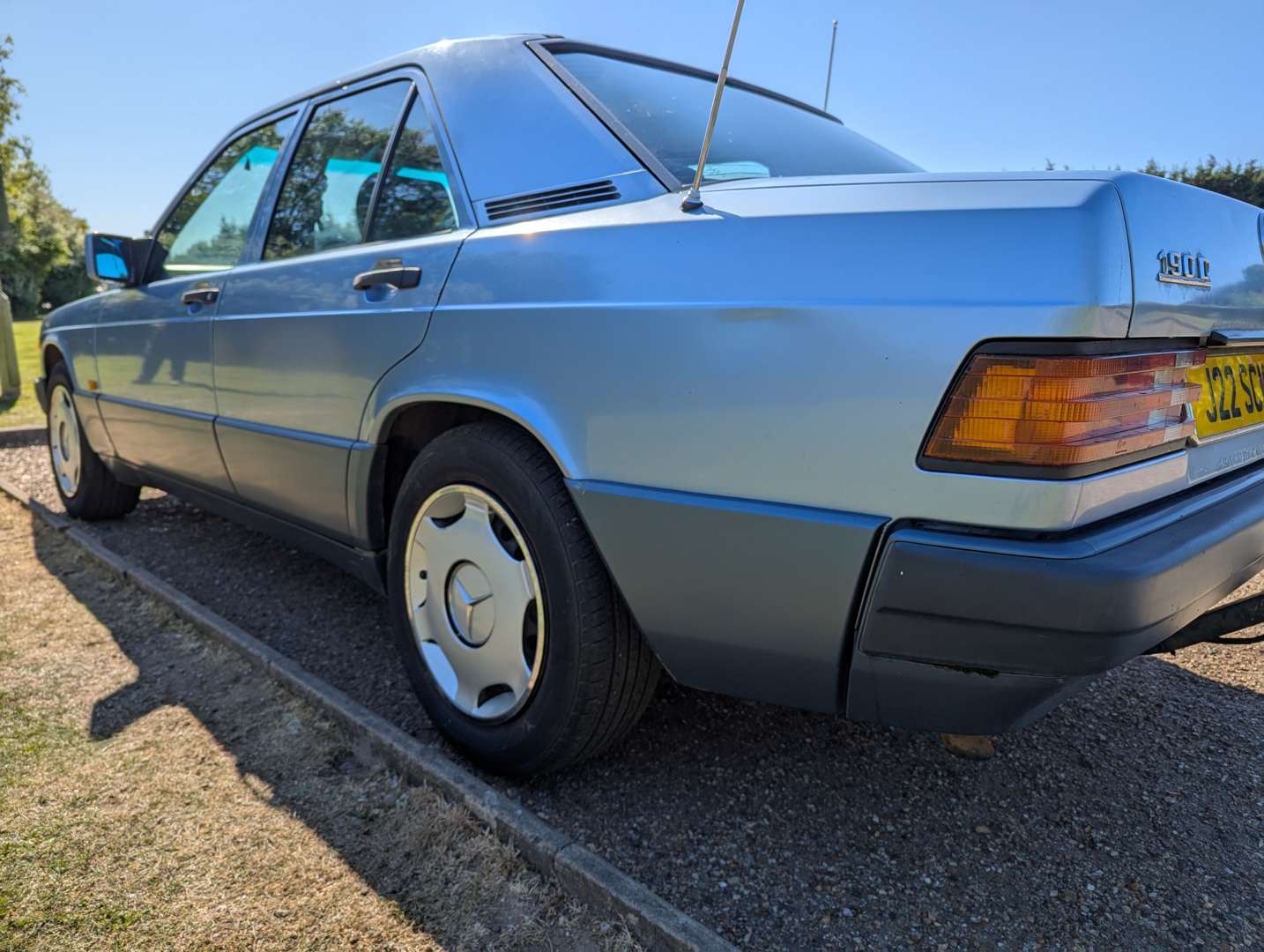 <p>1992 MERCEDES 190D AUTO</p>