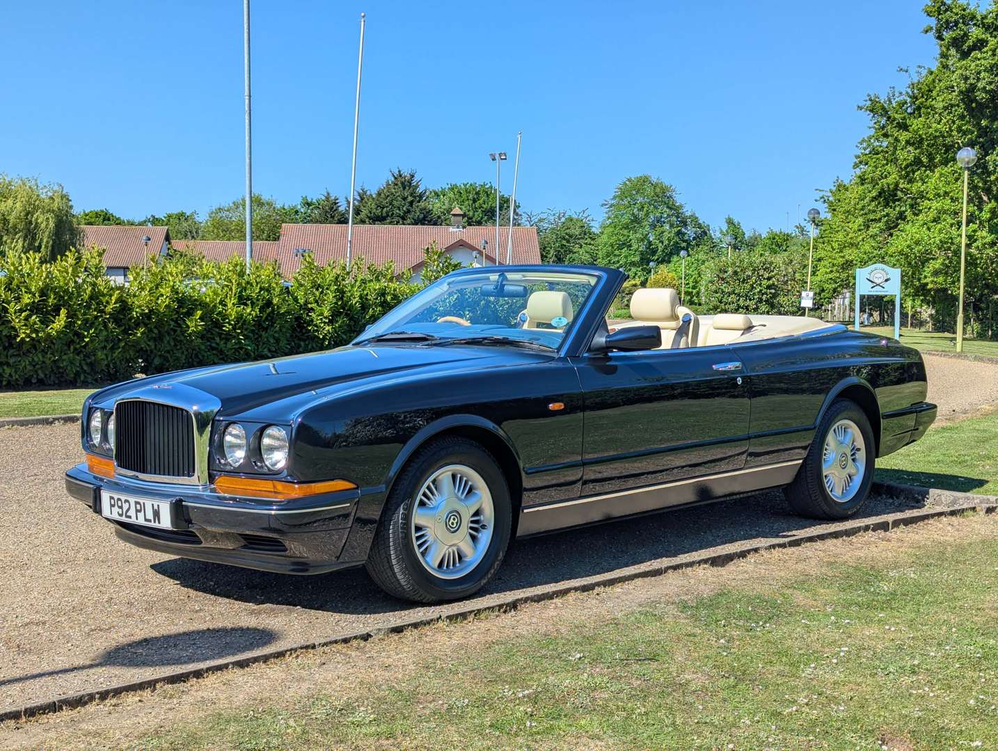 <p>1997 BENTLEY AZURE AUTO</p>