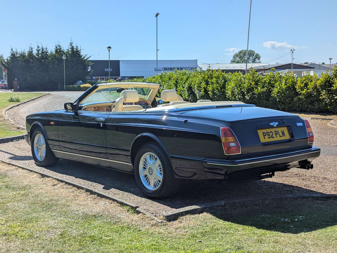 <p>1997 BENTLEY AZURE AUTO</p>