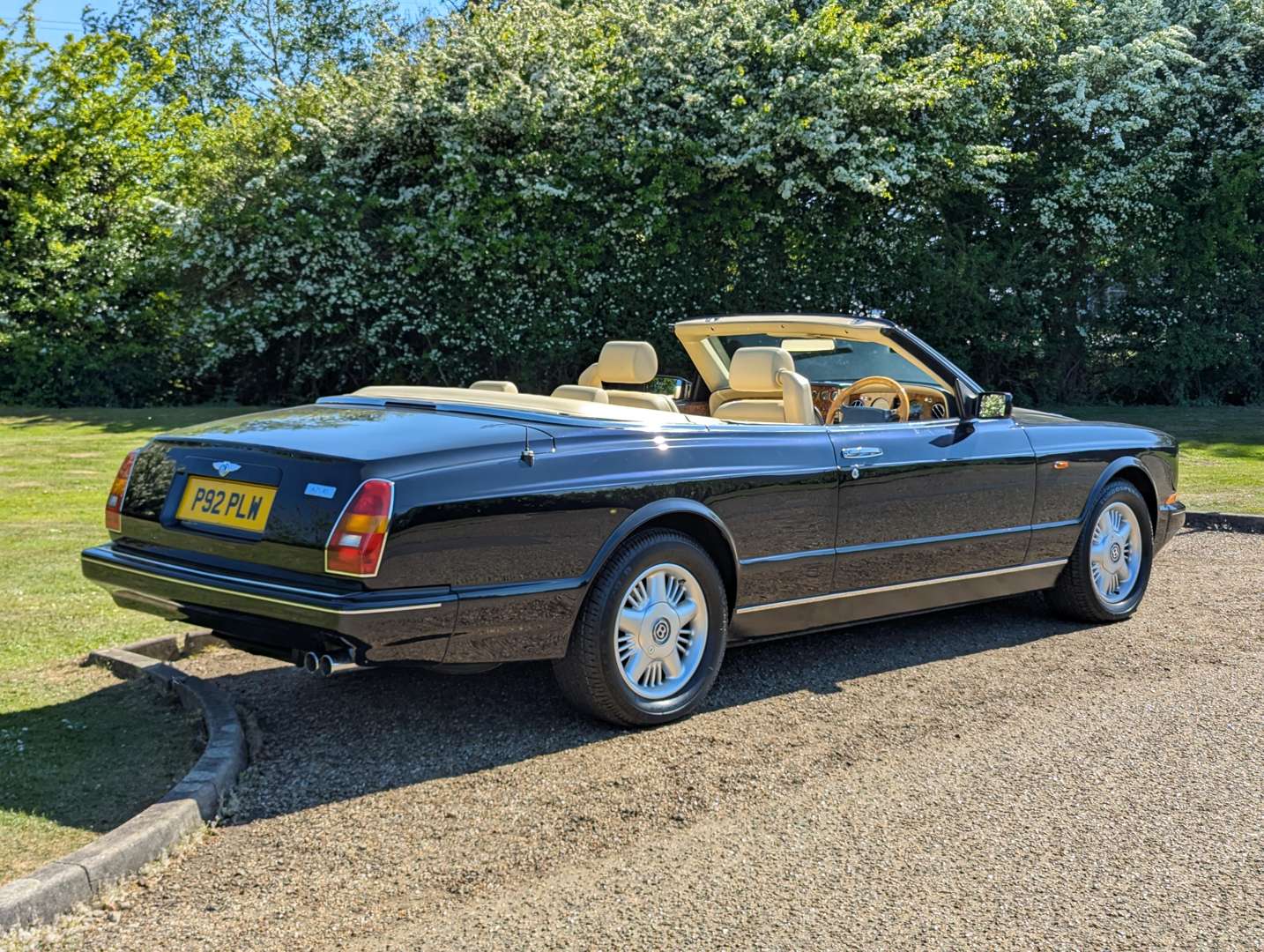 <p>1997 BENTLEY AZURE AUTO</p>
