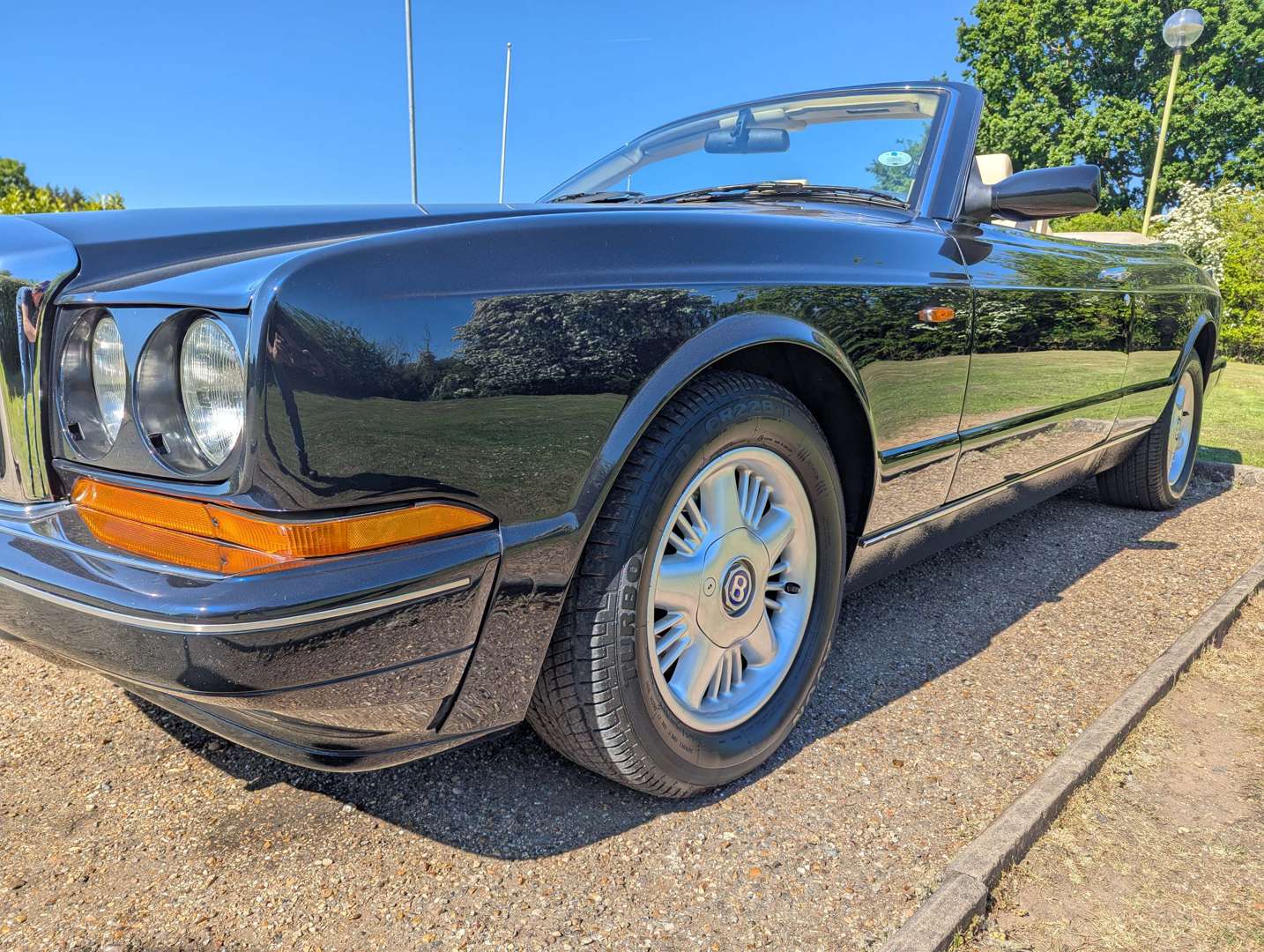 <p>1997 BENTLEY AZURE AUTO</p>