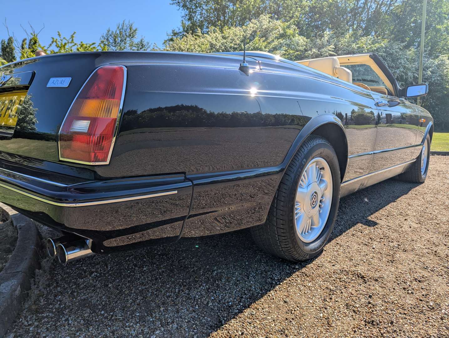 <p>1997 BENTLEY AZURE AUTO</p>